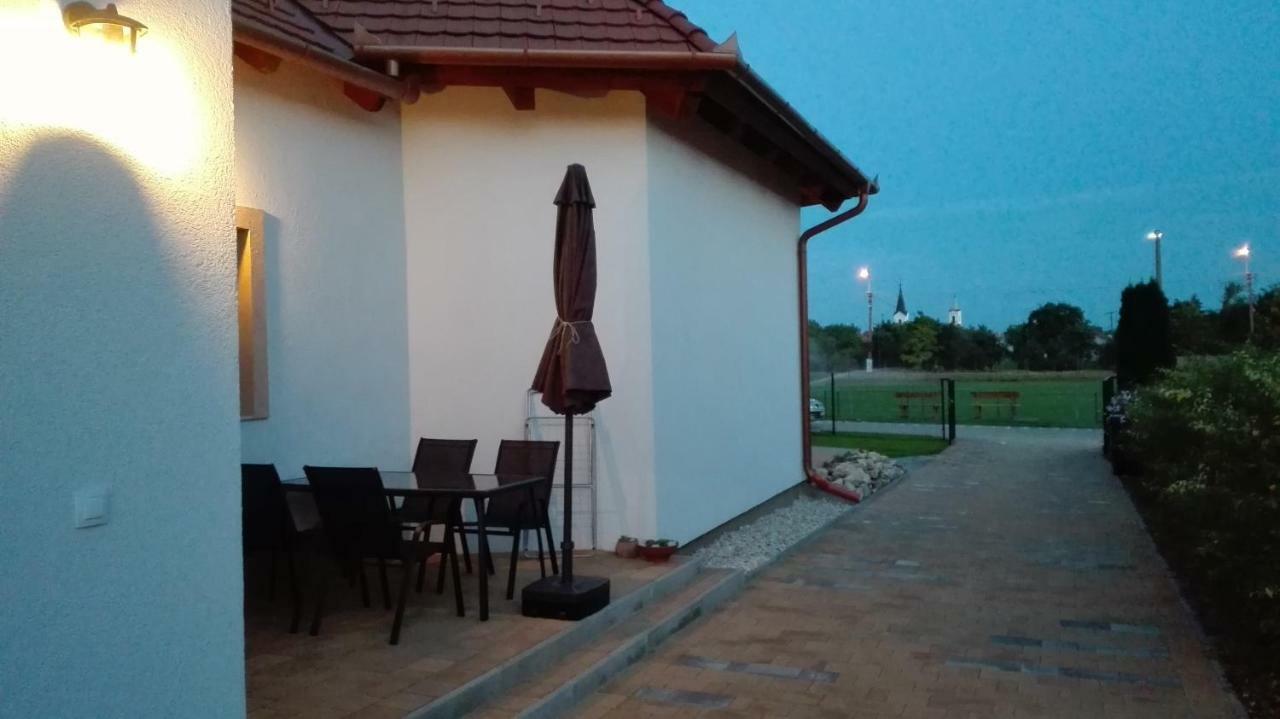Ferienwohnung Egrelato Vendeghaz Balatonakali Exterior foto